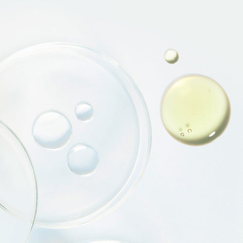 Combining Retinol Serum and Hyaluronic Acid Serum for aging skin by SLMD Skincare