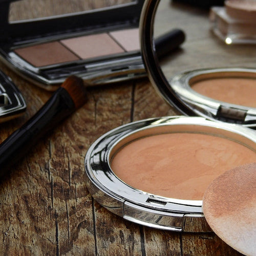 How to Wear Makeup Without Breaking Out — According to a Dermatologist